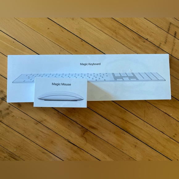 Apple Magic Mouse and keyboard NWT brand new in box - Picture 1 of 3